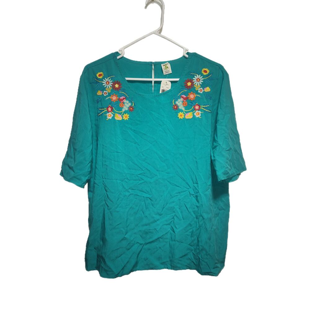 This That Women's Shirt Size Large